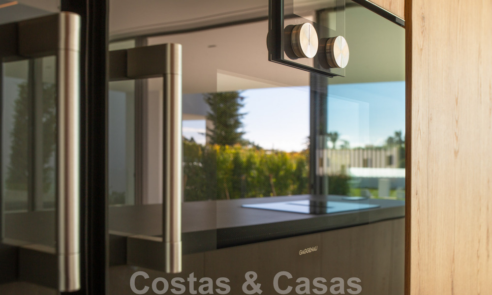 Instapklare luxevilla’s te koop in een nieuw innovatief complex bestaande uit 12 geavanceerde villa’s met zeezicht, op de Golden Mile van Marbella 62667