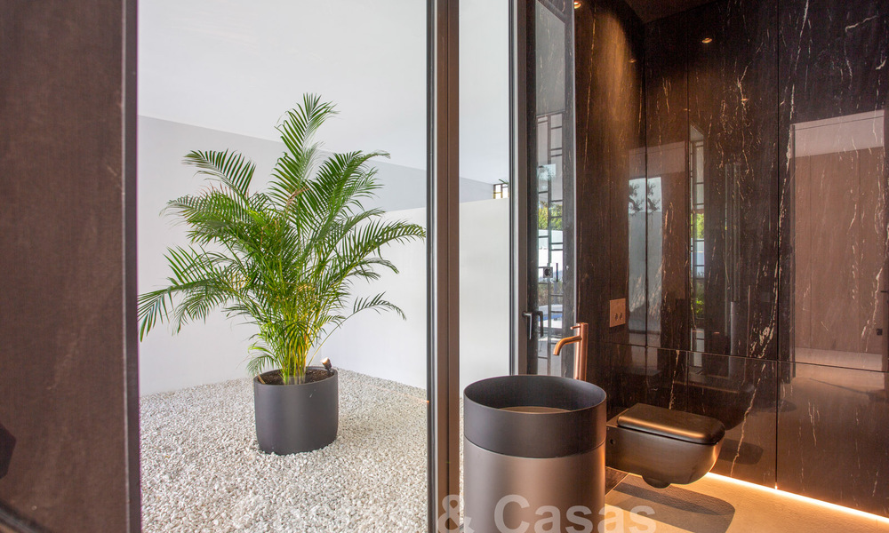 Instapklare luxevilla’s te koop in een nieuw innovatief complex bestaande uit 12 geavanceerde villa’s met zeezicht, op de Golden Mile van Marbella 62671