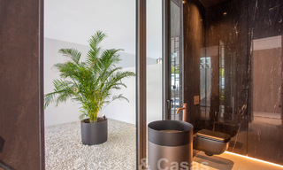 Herverkopen! Instapklare luxevilla’s te koop in een nieuw innovatief complex bestaande uit 12 geavanceerde villa’s met zeezicht, op de Golden Mile van Marbella 62671 