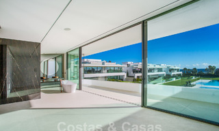 Instapklare luxevilla’s te koop in een nieuw innovatief complex bestaande uit 12 geavanceerde villa’s met zeezicht, op de Golden Mile van Marbella 62678 