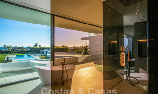 Instapklare luxevilla’s te koop in een nieuw innovatief complex bestaande uit 12 geavanceerde villa’s met zeezicht, op de Golden Mile van Marbella 62683 