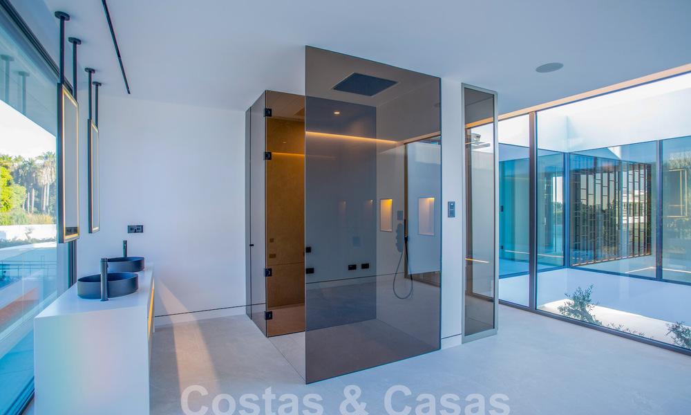 Instapklare luxevilla’s te koop in een nieuw innovatief complex bestaande uit 12 geavanceerde villa’s met zeezicht, op de Golden Mile van Marbella 62691