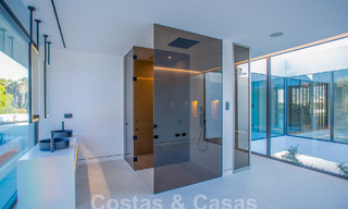 Herverkopen! Instapklare luxevilla’s te koop in een nieuw innovatief complex bestaande uit 12 geavanceerde villa’s met zeezicht, op de Golden Mile van Marbella 62691 