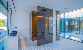 Instapklare luxevilla’s te koop in een nieuw innovatief complex bestaande uit 12 geavanceerde villa’s met zeezicht, op de Golden Mile van Marbella 62691 