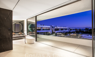 Instapklare luxevilla’s te koop in een nieuw innovatief complex bestaande uit 12 geavanceerde villa’s met zeezicht, op de Golden Mile van Marbella 62704 