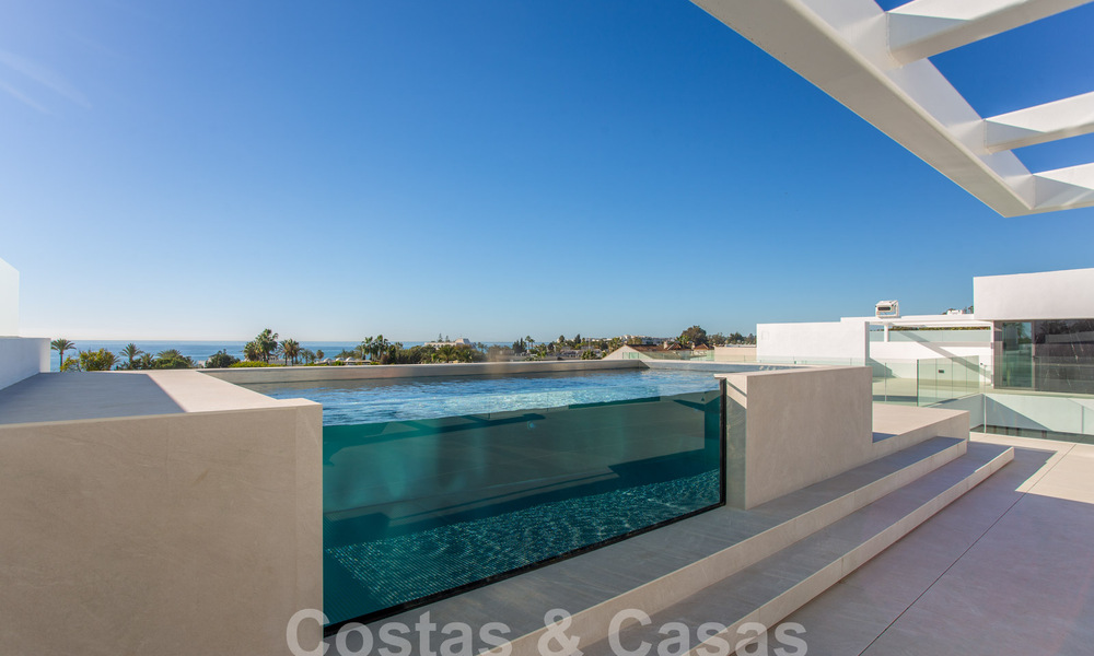 Instapklare luxevilla’s te koop in een nieuw innovatief complex bestaande uit 12 geavanceerde villa’s met zeezicht, op de Golden Mile van Marbella 62708
