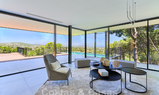 Designervilla met geavanceerde architectuur te koop gelegen in een groene omgeving van Sotogrande, Costa del Sol 62854 