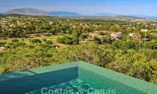 Designervilla met geavanceerde architectuur te koop gelegen in een groene omgeving van Sotogrande, Costa del Sol 62869 