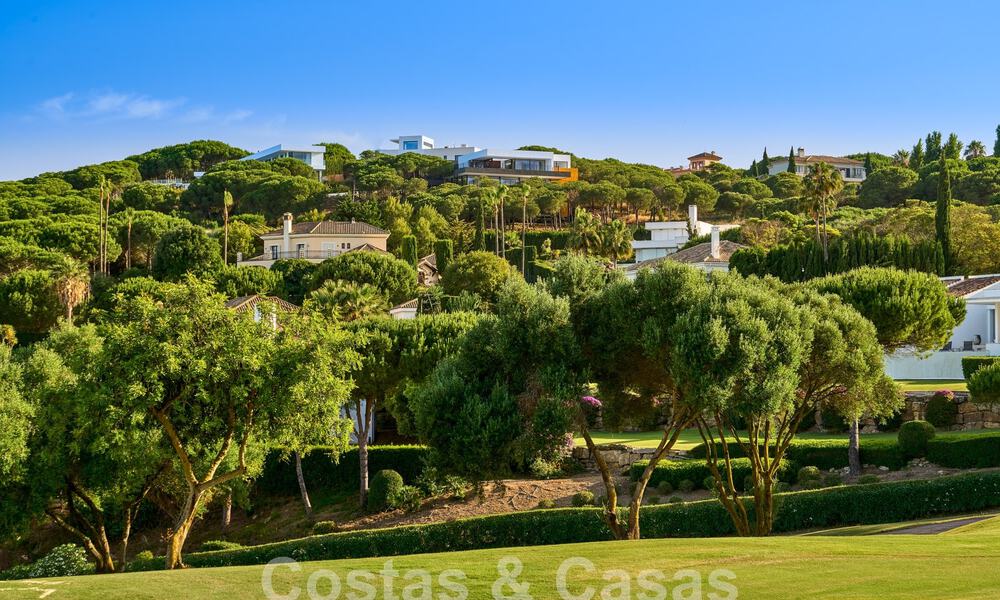Designervilla met geavanceerde architectuur te koop gelegen in een groene omgeving van Sotogrande, Costa del Sol 62871