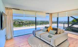 Designervilla met geavanceerde architectuur te koop gelegen in een groene omgeving van Sotogrande, Costa del Sol 62875 