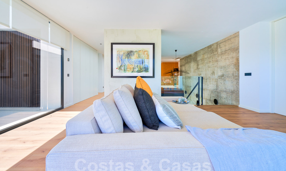 Designervilla met geavanceerde architectuur te koop gelegen in een groene omgeving van Sotogrande, Costa del Sol 62876