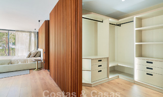 Designervilla met geavanceerde architectuur te koop gelegen in een groene omgeving van Sotogrande, Costa del Sol 62884 