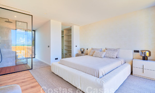 Designervilla met geavanceerde architectuur te koop gelegen in een groene omgeving van Sotogrande, Costa del Sol 62889 