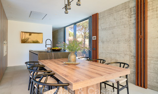 Designervilla met geavanceerde architectuur te koop gelegen in een groene omgeving van Sotogrande, Costa del Sol 62892 