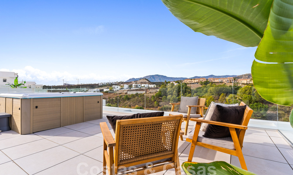 Instapklare, moderne luxevilla te koop in een gated golfresort aan de New Golden Mile, Marbella - Estepona 62904