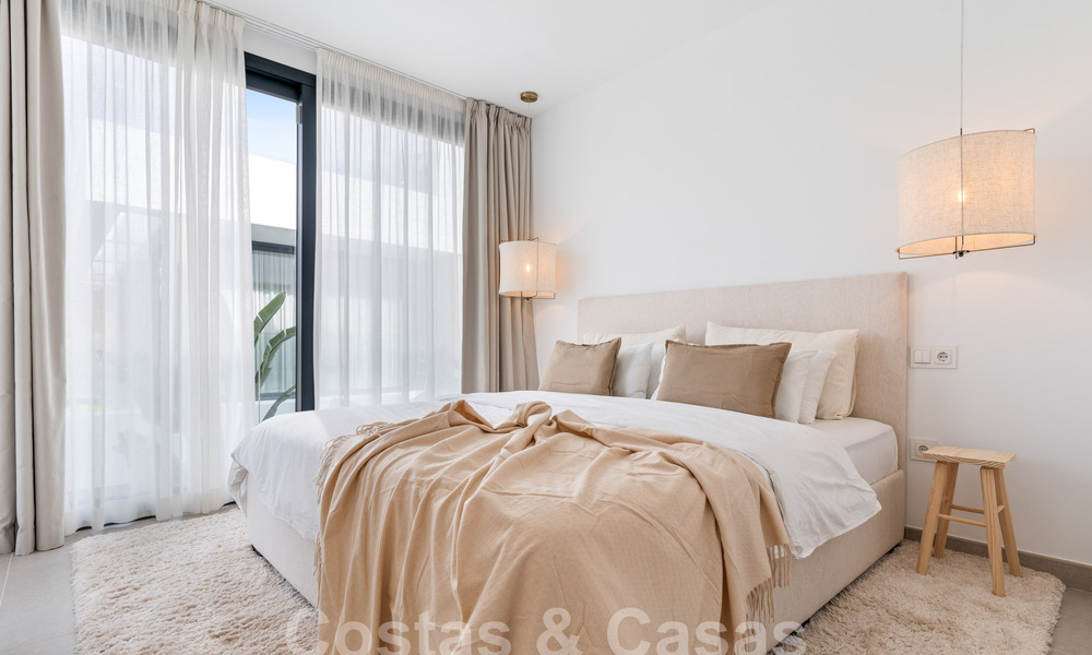 Instapklare, moderne luxevilla te koop in een gated golfresort aan de New Golden Mile, Marbella - Estepona 62908