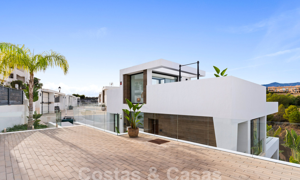 Instapklare, moderne luxevilla te koop in een gated golfresort aan de New Golden Mile, Marbella - Estepona 62916