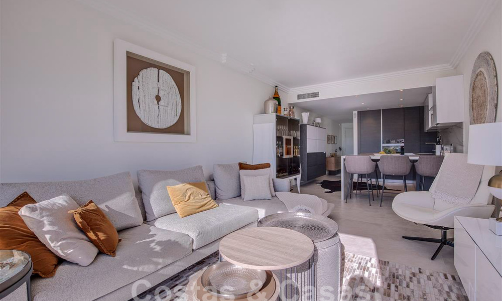 Modern appartement met ruim terras te koop met zeezicht en nabij golfbanen in een gated community in La Quinta, Marbella - Benahavis 62943