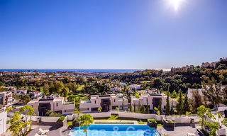 Modern appartement met ruim terras te koop met zeezicht en nabij golfbanen in een gated community in La Quinta, Marbella - Benahavis 62949
