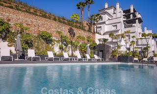 Modern appartement met ruim terras te koop met zeezicht en nabij golfbanen in een gated community in La Quinta, Marbella - Benahavis 62966 