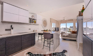 Modern appartement met ruim terras te koop met zeezicht en nabij golfbanen in een gated community in La Quinta, Marbella - Benahavis 62969 