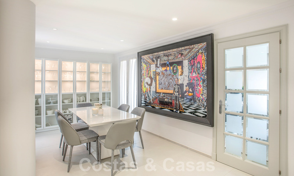 Ruim, luxe penthouse te koop met 4 slaapkamers in een eerstelijns golfcomplex in Nueva Andalucia, Marbella 63065