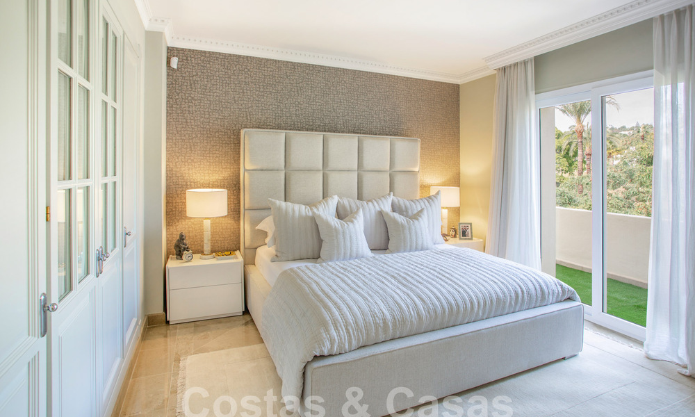 Ruim, luxe penthouse te koop met 4 slaapkamers in een eerstelijns golfcomplex in Nueva Andalucia, Marbella 63067
