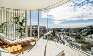 Eersteklas, modern appartement te koop, met uitzicht op zee, golf en bergen in Benahavis - Marbella 63142 