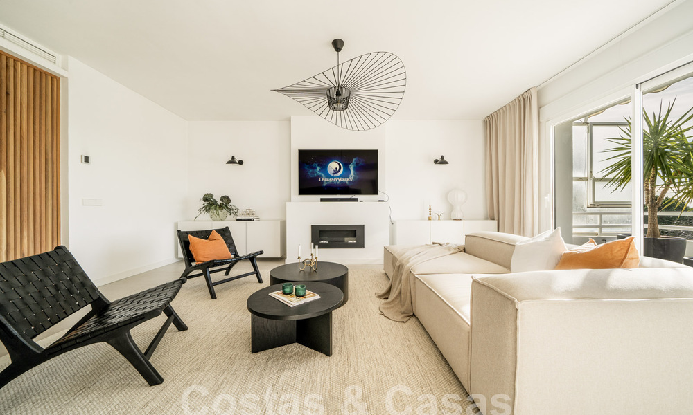 Luxueus duplex penthouse met hedendaags interieur te koop, eerstelijns golf in Nueva Andalucia’s golfvallei, Marbella 63303