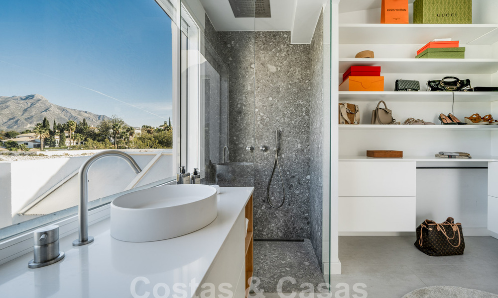 Luxueus duplex penthouse met hedendaags interieur te koop, eerstelijns golf in Nueva Andalucia’s golfvallei, Marbella 63312