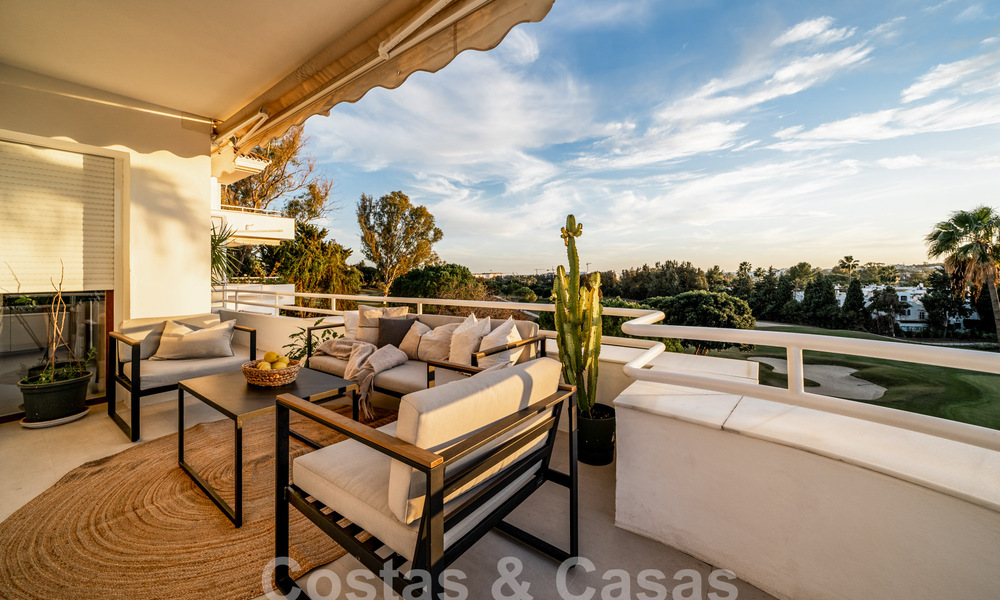 Luxueus duplex penthouse met hedendaags interieur te koop, eerstelijns golf in Nueva Andalucia’s golfvallei, Marbella 63331