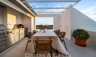 Luxueus duplex penthouse met hedendaags interieur te koop, eerstelijns golf in Nueva Andalucia’s golfvallei, Marbella 63334 