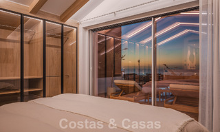 Modern gerenoveerd penthouse te koop, eerstelijns in de jachthaven van Puerto Banus, Marbella 63433 