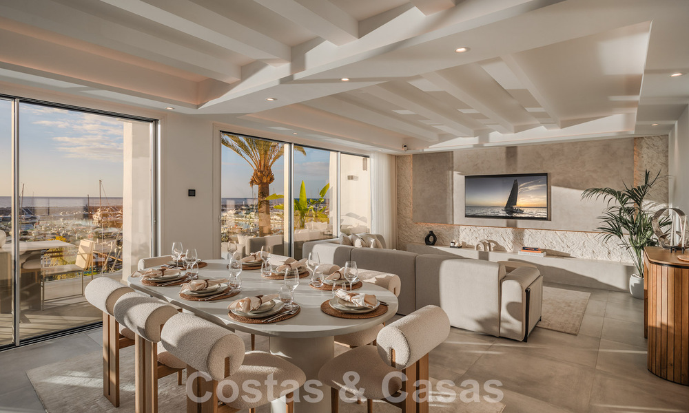 Modern gerenoveerd penthouse te koop, eerstelijns in de jachthaven van Puerto Banus, Marbella 63439