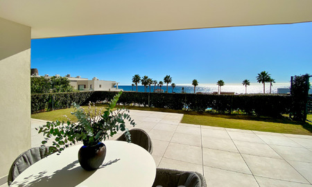 Modern tuinappartement te koop met zeezicht in een luxueus strandcomplex op de New Golden Mile, Marbella - Estepona 63416