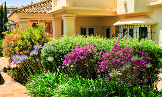 Ruim, luxe appartement, gelegen in een exclusieve gated community aan de golfbaan te koop in Nueva Andalucia, Marbella 63252 