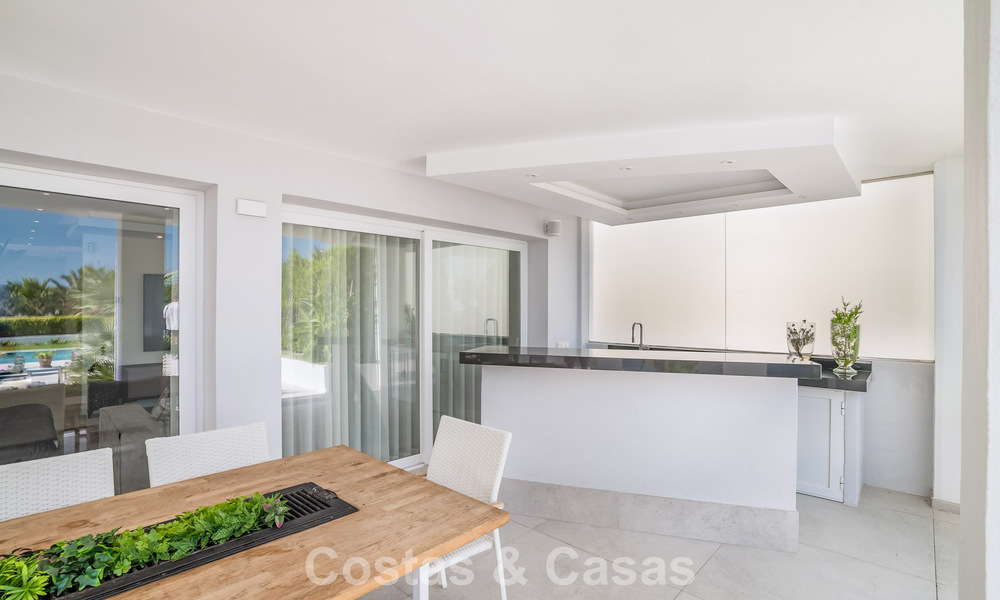 Hedendaags gerenoveerde luxevilla te koop met zeezicht in Sierra Blanca op de Golden Mile van Marbella 63524