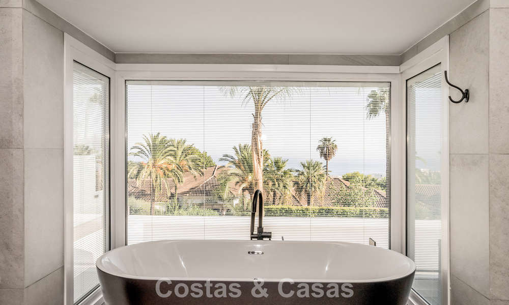 Hedendaags gerenoveerde luxevilla te koop met zeezicht in Sierra Blanca op de Golden Mile van Marbella 63535