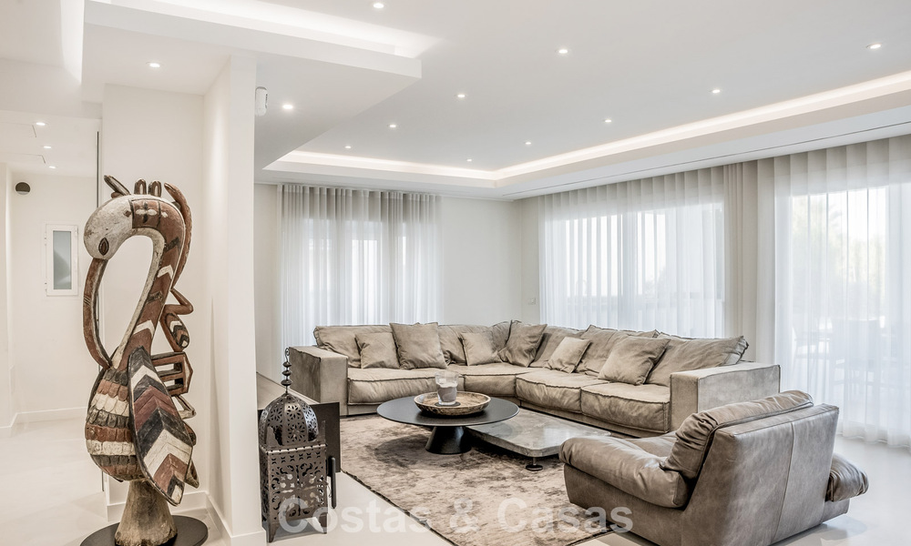 Hedendaags gerenoveerde luxevilla te koop met zeezicht in Sierra Blanca op de Golden Mile van Marbella 63553