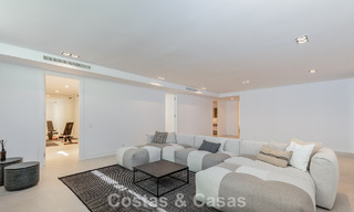 Modernistische villa met strak design en schitterend zeezicht te koop in een gated golf community in Oost Marbella 63578 