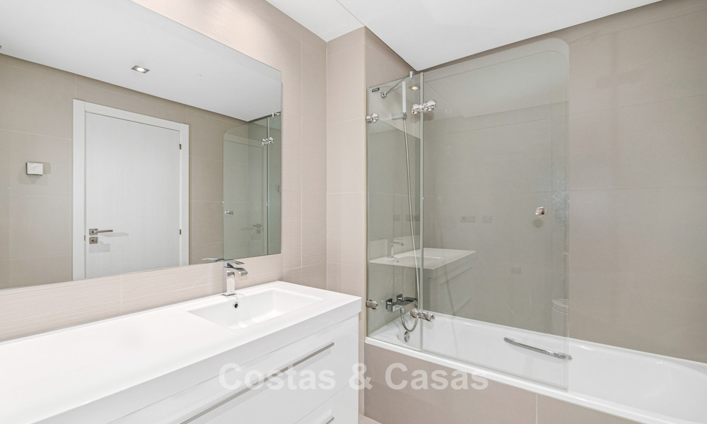 Beachside, modern penthouse met 3 slaapkamers te koop in een eigentijds complex in San Pedro, Marbella 63623