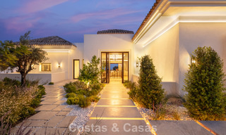 Royale luxe villa te koop met zeezicht en 5-sterrenvoorzieningen op de Golden Mile van Marbella 63643 