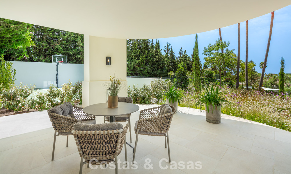Royale luxe villa te koop met zeezicht en 5-sterrenvoorzieningen op de Golden Mile van Marbella 63656