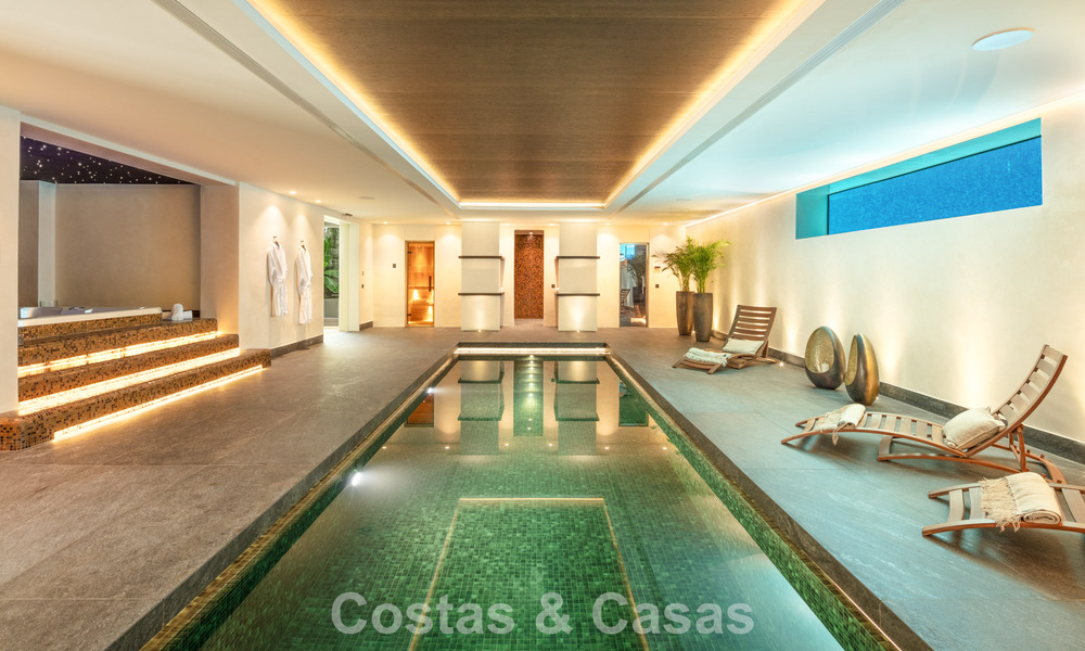 Royale luxe villa te koop met zeezicht en 5-sterrenvoorzieningen op de Golden Mile van Marbella 63678