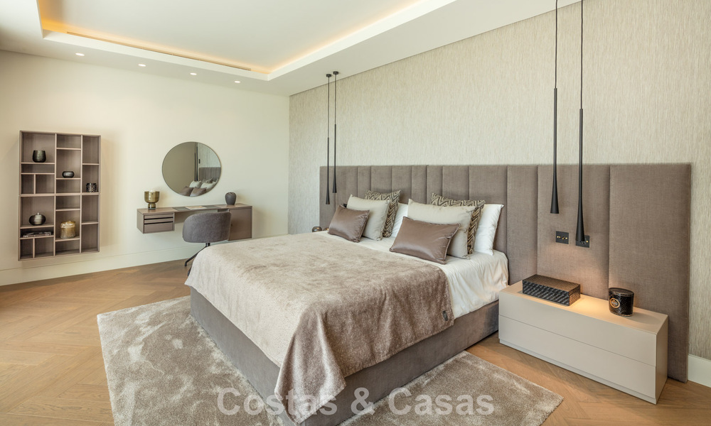 Royale luxe villa te koop met zeezicht en 5-sterrenvoorzieningen op de Golden Mile van Marbella 63686