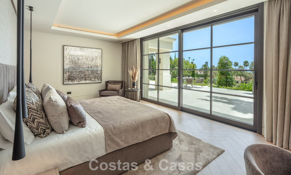 Royale luxe villa te koop met zeezicht en 5-sterrenvoorzieningen op de Golden Mile van Marbella 63687