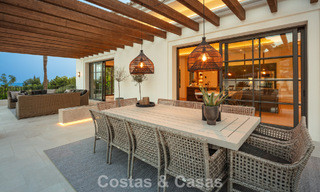 Royale luxe villa te koop met zeezicht en 5-sterrenvoorzieningen op de Golden Mile van Marbella 63701 
