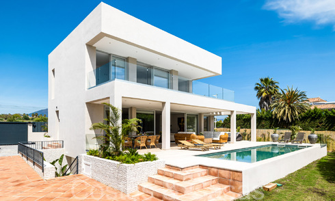 Instapklare, nieuwe, moderne villa te koop op een steenworp van het strand en alle voorzieningen in San Pedro, Marbella 66976