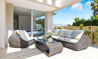 Instapklare, nieuwe, moderne villa te koop op een steenworp van het strand en alle voorzieningen in San Pedro, Marbella 66983 