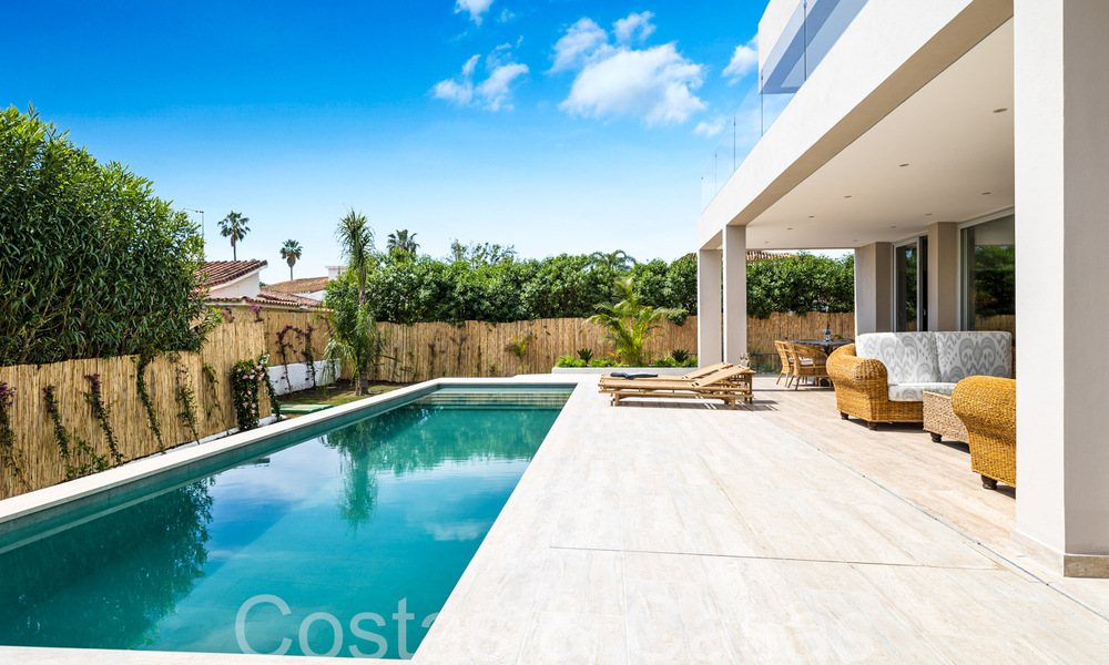 Instapklare, nieuwe, moderne villa te koop op een steenworp van het strand en alle voorzieningen in San Pedro, Marbella 66985